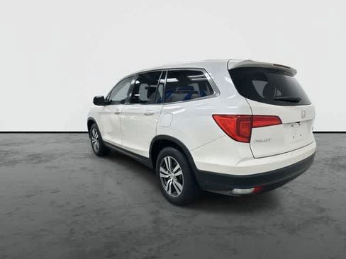 Used 2017 Honda Pilot EX image 2