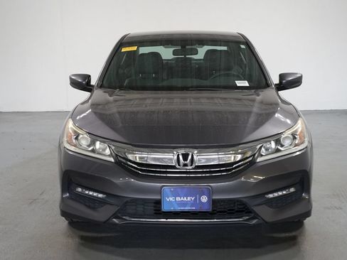 Used 2017 Honda Accord Sport Special Edition image 2