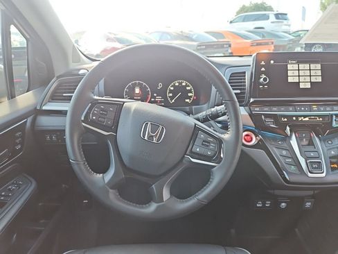 Used 2025 Honda Odyssey Touring image 29