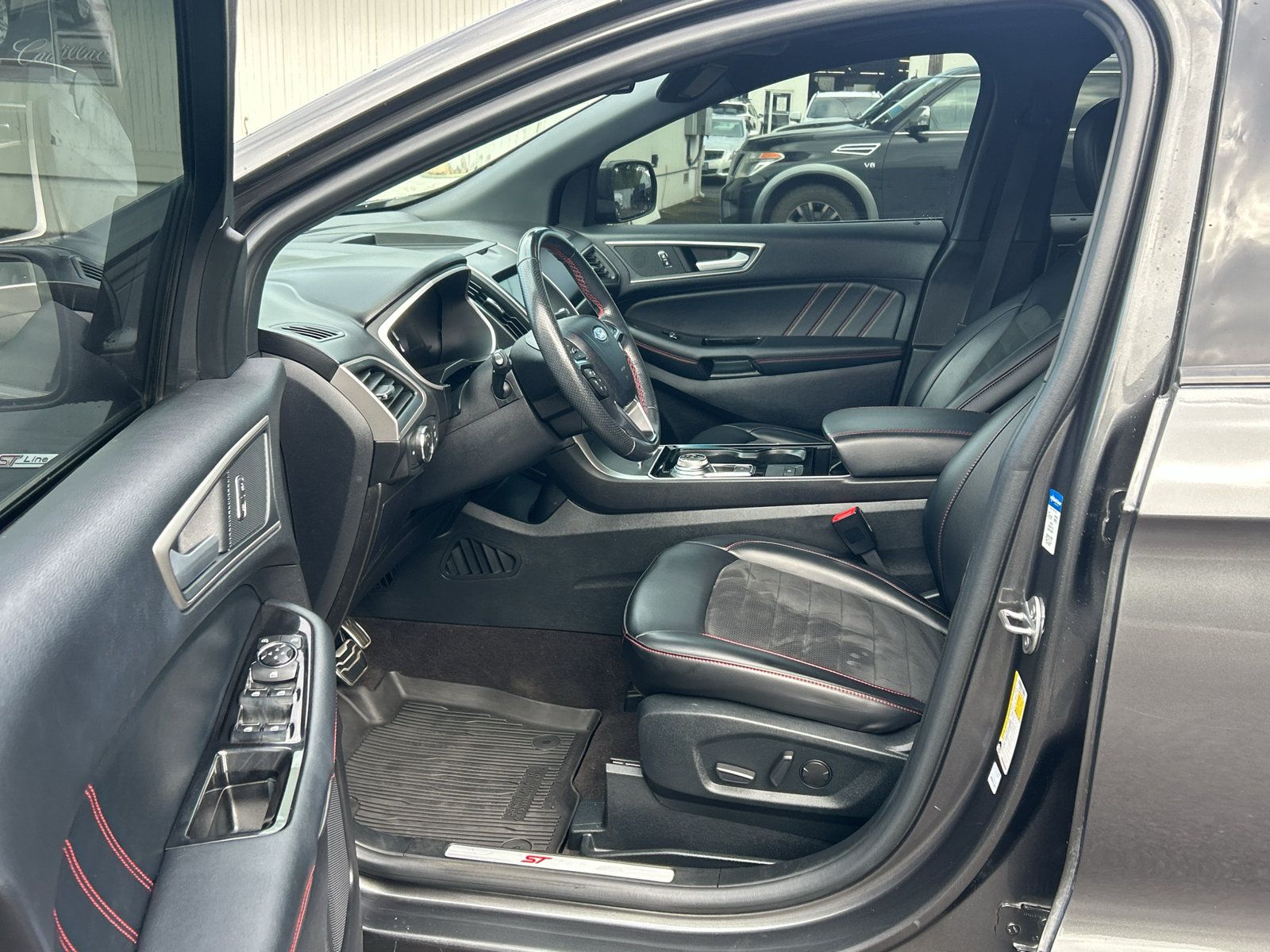 Used 2020 Ford Edge ST-Line w/ Cold Weather Package AWD/4WD image 26