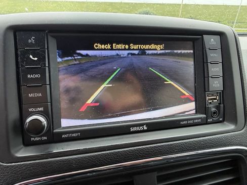 Used 2017 Dodge Grand Caravan SE FWD image 5