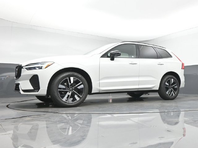 New 2026 Volvo XC60 B5 Core w/ Climate Package AWD/4WD image 40