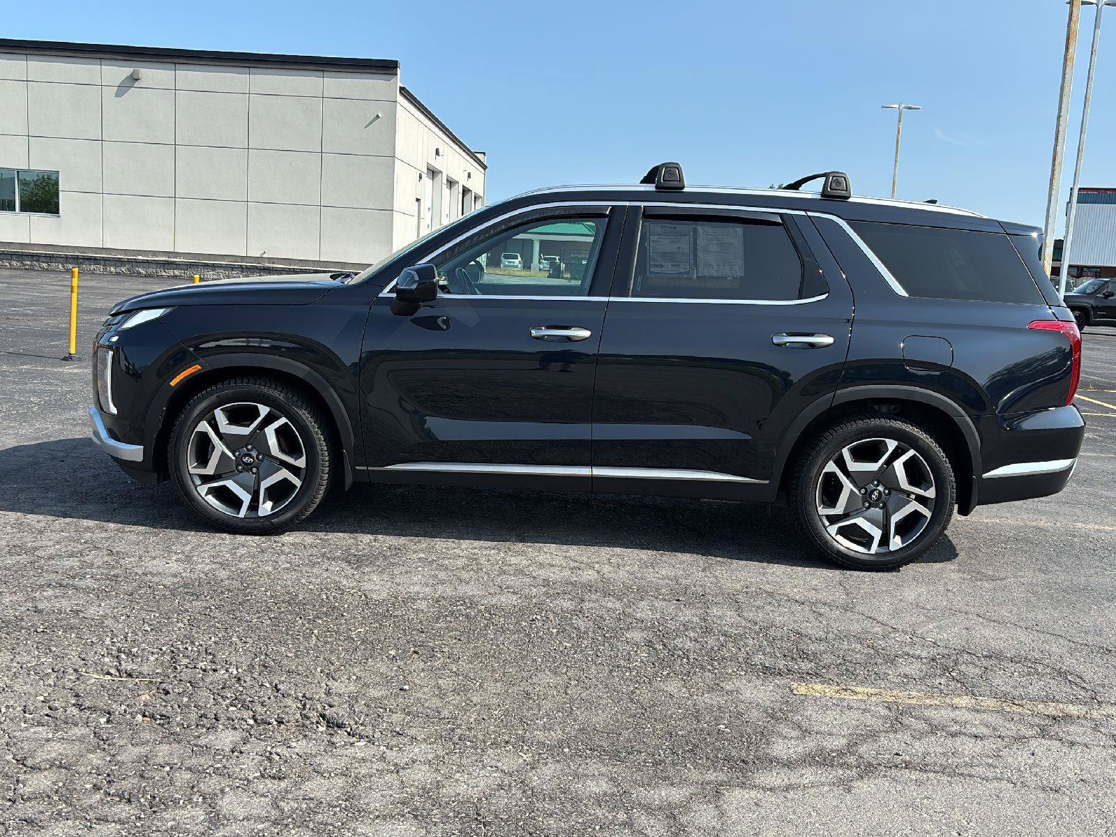 Used 2023 Hyundai Palisade Limited AWD/4WD image 4