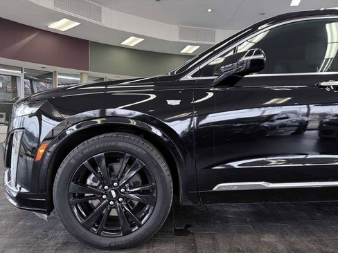 Used 2023 Cadillac XT6 Premium Luxury image 21