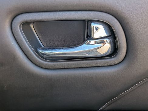 Used 2021 INFINITI QX80 Luxe w/ All-Season Package image 38