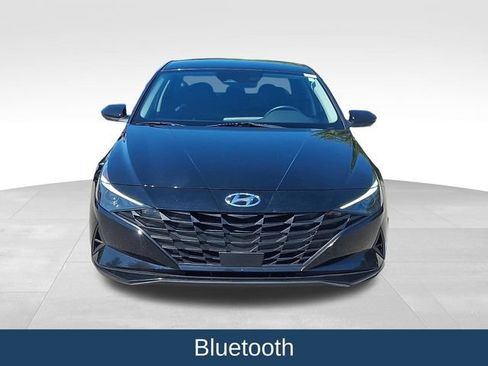 Used 2023 Hyundai Elantra SEL w/ Convenience Package FWD image 3