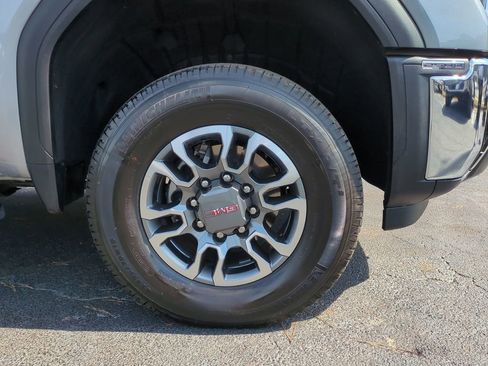Used 2025 GMC Sierra 2500 SLT w/ SLT Premium Package image 13