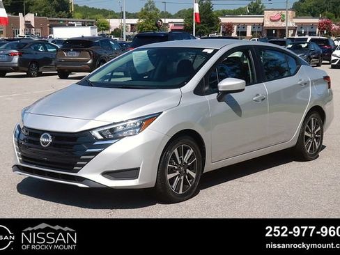 Certified 2025 Nissan Versa SV FWD image 3