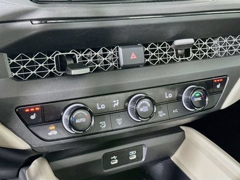 Certified 2023 Honda Accord EX image 25