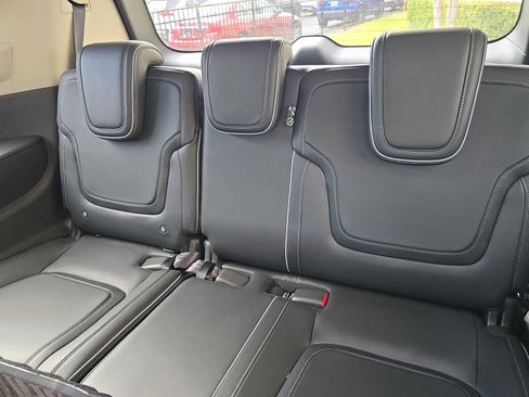 Certified 2025 INFINITI QX80 Luxe image 12