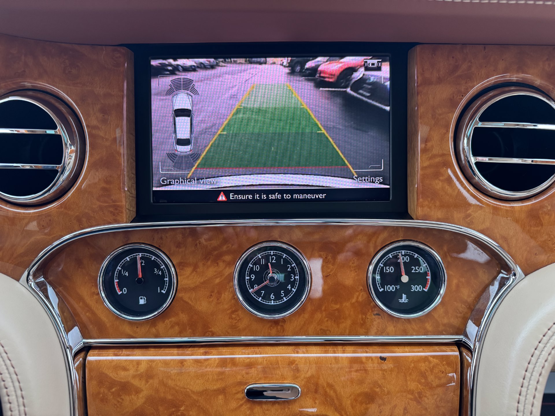 Used 2013 Bentley Mulsanne RWD image 52
