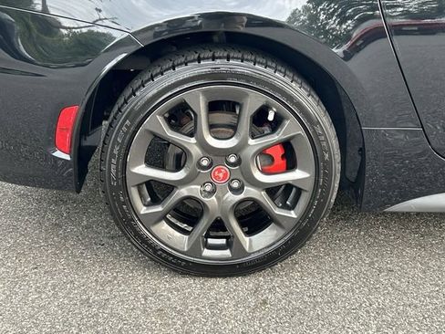 Used 2018 FIAT 124 Spider Abarth w/ Convenience Group RWD image 12