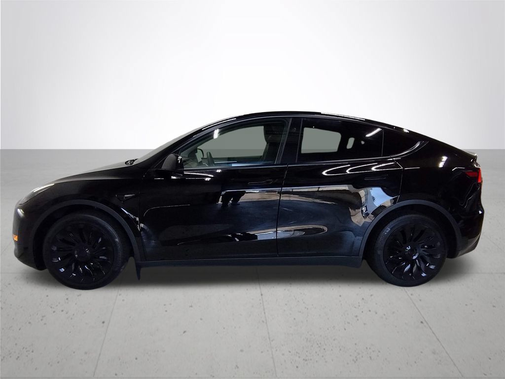 Used 2024 Tesla Model Y Long Range AWD/4WD image 10