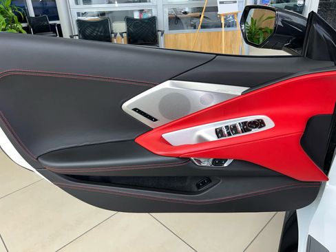 Used 2024 Chevrolet Corvette Stingray Premium Conv w/ Z51 Performance Package image 14