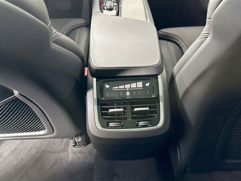 New 2025 Volvo XC90 B6 Ultra w/ Protection Package Premier image 25