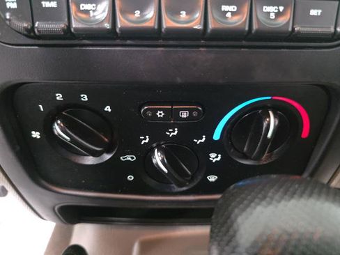 Used 2007 Jeep Liberty Sport AWD/4WD image 17