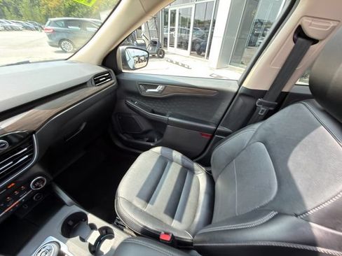 Used 2020 Ford Escape Titanium AWD/4WD image 24