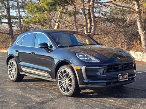 Used 2025 Porsche Macan image 9