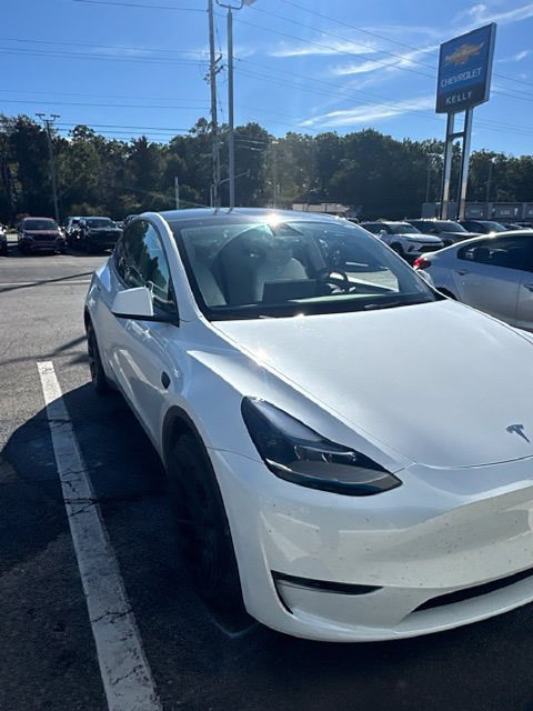 Used 2024 Tesla Model Y Long Range AWD/4WD image 3