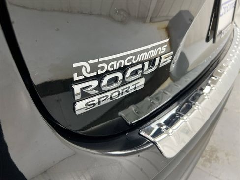 Used 2020 Nissan Rogue Sport S image 26