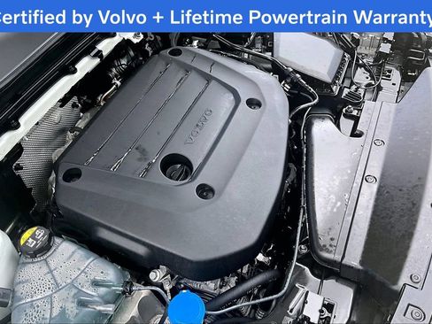 Used 2025 Volvo XC40 B5 Plus AWD/4WD image 43
