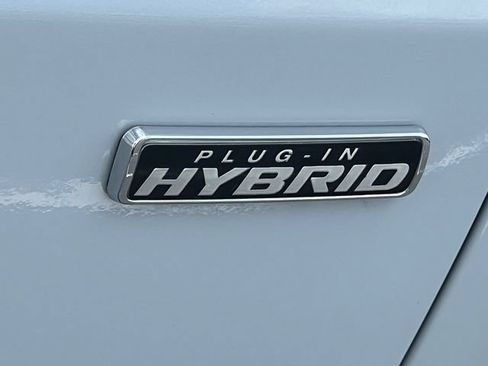 New 2025 Ford Escape SE w/ PHEV Premium Package FWD image 2