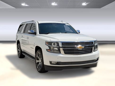 Used 2016 Chevrolet Suburban LTZ RWD image 7
