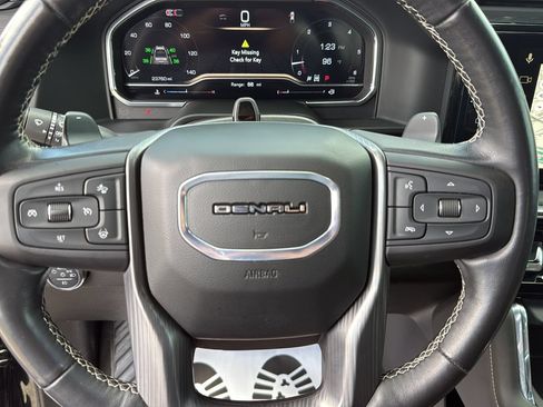 Used 2025 GMC Sierra 1500 Denali Ultimate AWD/4WD image 15