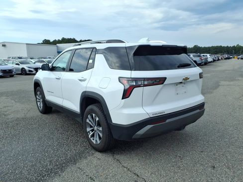 Used 2025 Chevrolet Equinox LT w/ Convenience Package II FWD image 3
