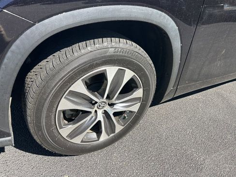 Used 2022 Toyota Highlander XLE image 13