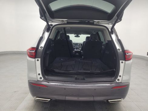 Used 2018 Buick Enclave Essence image 29