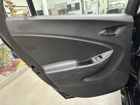 Used 2017 Chevrolet Volt Premier w/ Driver Confidence II Package image 12