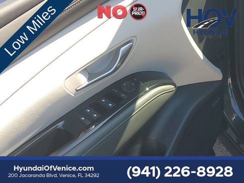Used 2025 Hyundai Tucson Limited FWD image 25