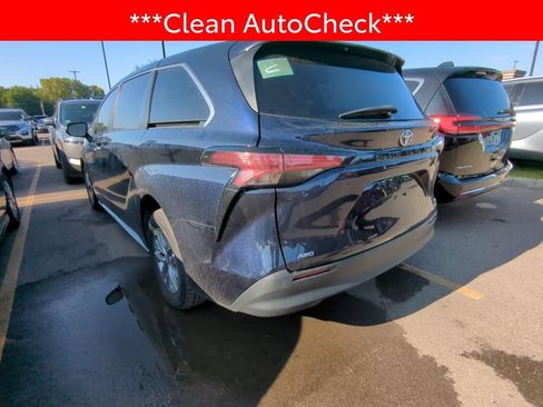 Used 2022 Toyota Sienna LE AWD/4WD image 4