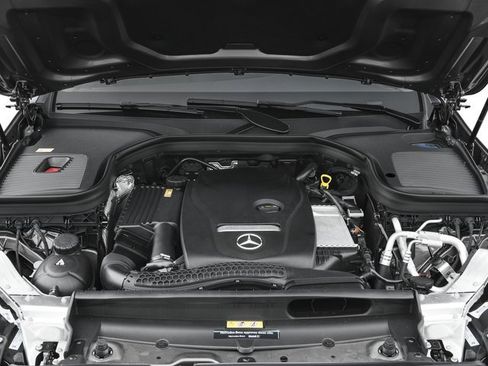 Used 2017 Mercedes-Benz GLC 300 4MATIC image 16