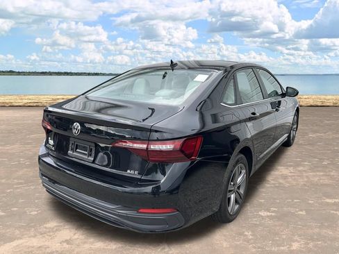 Used 2023 Volkswagen Jetta SE FWD image 9