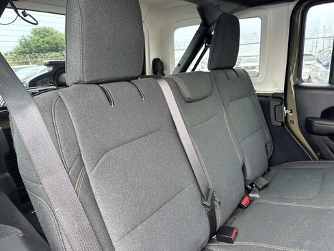 Used 2025 Jeep Wrangler Unlimited Sport AWD/4WD image 9