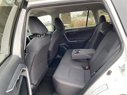 Used 2024 Toyota RAV4 LE image 43