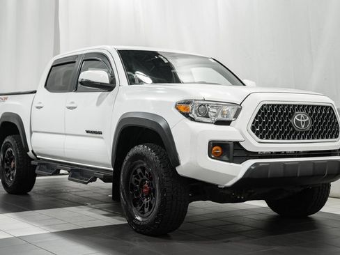 Used 2018 Toyota Tacoma TRD Off-Road image 1