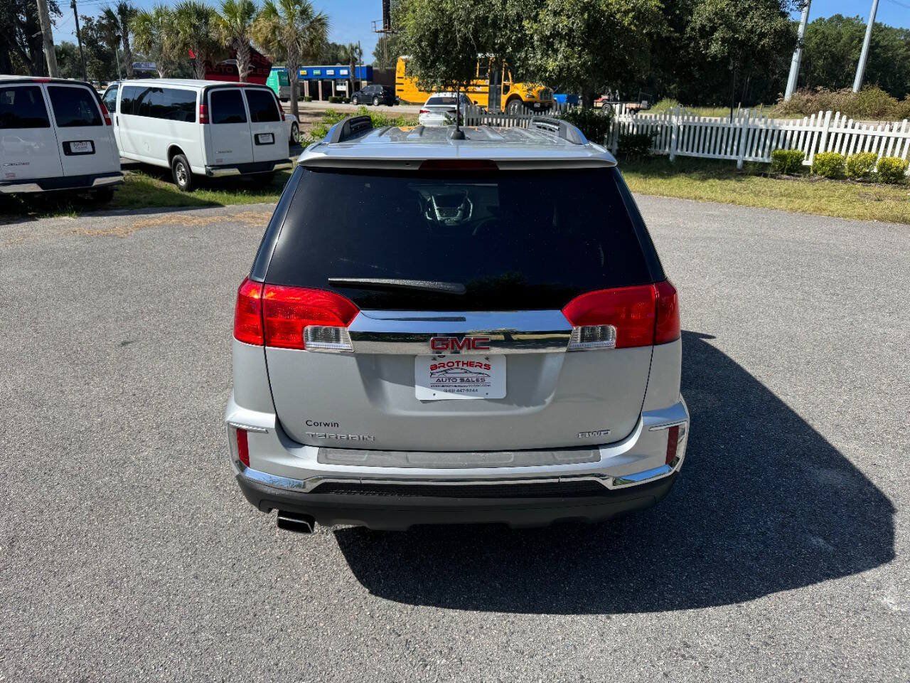Used 2017 GMC Terrain SLT AWD/4WD image 5