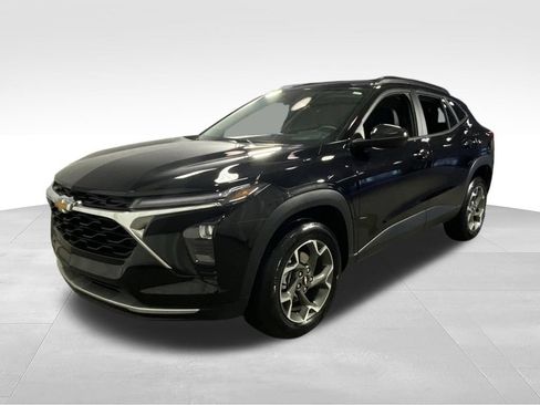 Used 2024 Chevrolet Trax LT FWD image 4