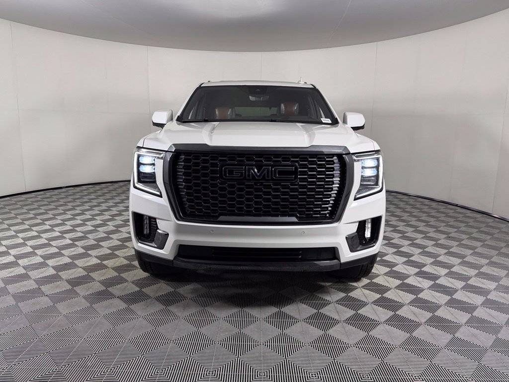 Used 2023 GMC Yukon Denali Ultimate AWD/4WD image 2