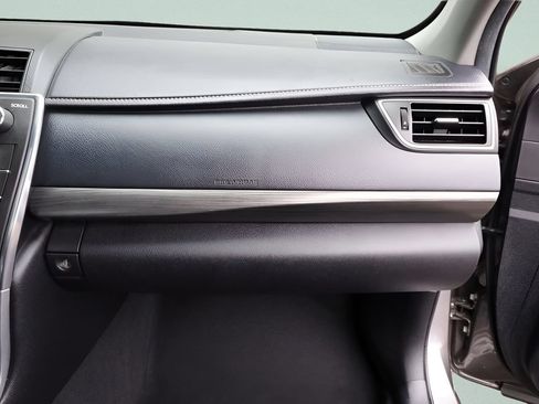 Used 2015 Toyota Camry LE FWD image 38