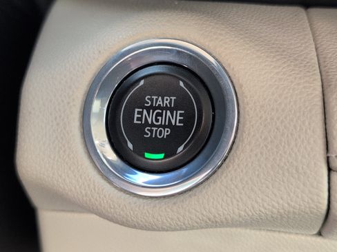 Used 2021 Buick Envision Avenir w/ Technology Package II image 23