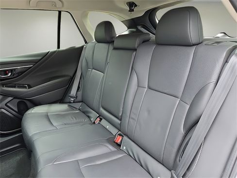 Used 2022 Subaru Outback Limited image 8