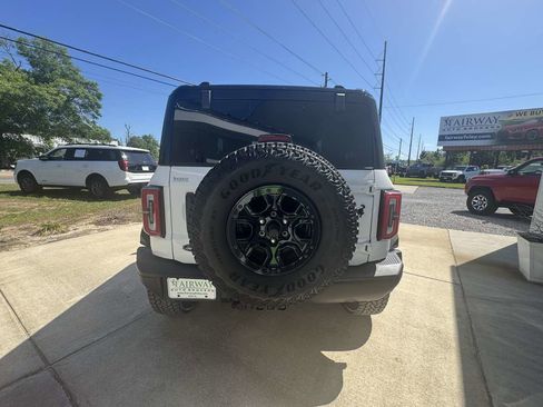 Used 2025 Ford Bronco Badlands AWD/4WD image 6
