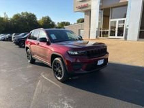 New 2025 Jeep Grand Cherokee Altitude RWD image 2