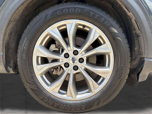 Used 2020 Ford Explorer XLT w/ Equipment Group 202A RWD image 12