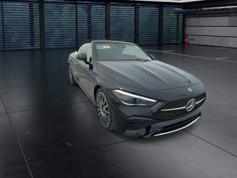 Used 2024 Mercedes-Benz CLE 450 4MATIC Cabriolet image 2