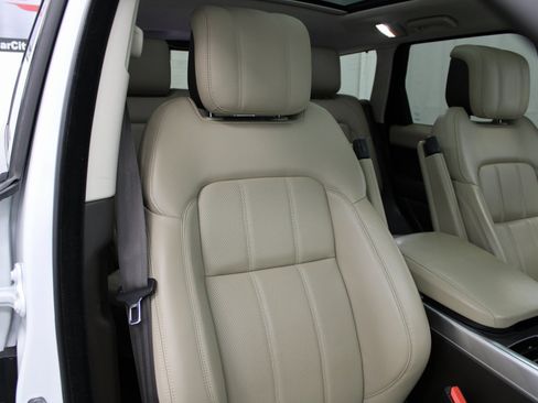 Used 2019 Land Rover Range Rover Sport HSE image 30